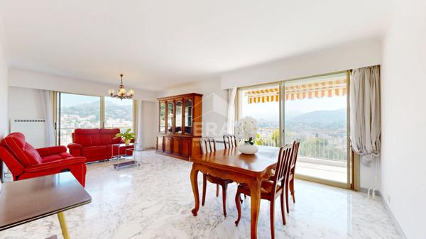 NICE - MANTEGA RIGHI : SPACIEUX 5 PIÈCES D'ANGLE AVEC GRANDE TERRASSE CIRCULAIRE ET BELLE VUE DÉGAGÉE