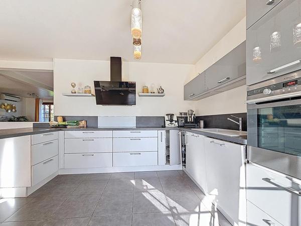 Maison 6 pièces 165m² sur sous-sol total proche Provins