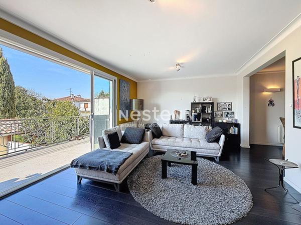 A VENDRE -PORTET SUR GARONNE Maison de village ATYPIQUE TRIPLEX Coeur de village