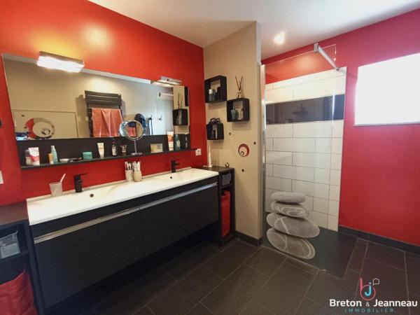 Longère en pierres sans voisins secteur Mayenne