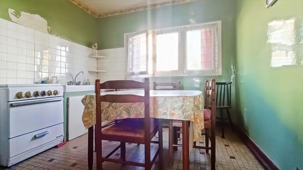 MONTREUIL - PARC MONTREAU- Pavillon à potentiel.