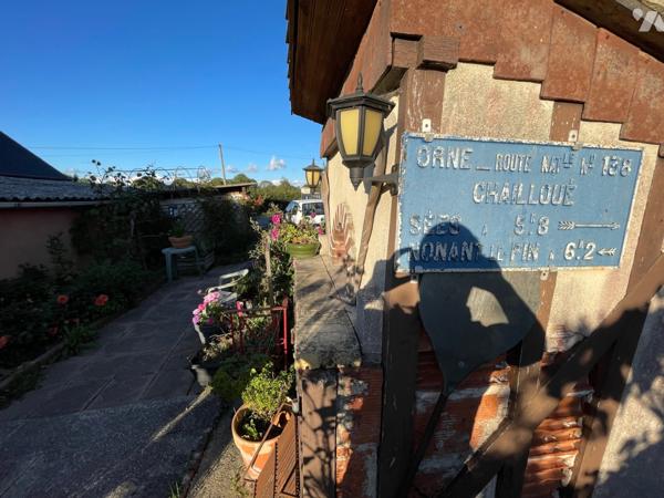 Immeuble à usage commercial et d'habitation idéal pour investisseur à CHAILLOUE
Garage, jardin