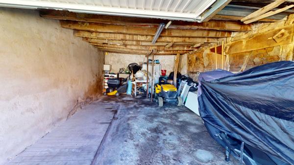 Maison familiale rénovée de 190 m² / 6 chambres / Terrain arboré de 4 100 m² / Double garage