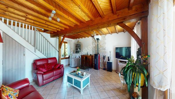 Maison familiale rénovée de 190 m² / 6 chambres / Terrain arboré de 4 100 m² / Double garage