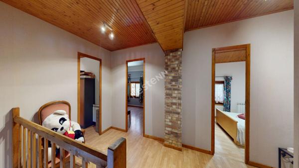 Maison familiale rénovée de 190 m² / 6 chambres / Terrain arboré de 4 100 m² / Double garage