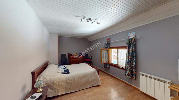 Maison familiale rénovée de 190 m² / 6 chambres / Terrain arboré de 4 100 m² / Double garage