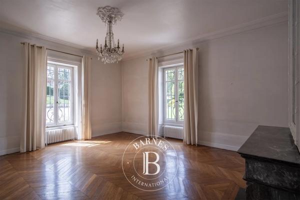 Saint-Didier-de-Formans, Maison 5 Chambres -  291 m² à vendre