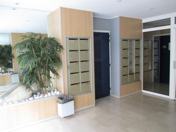 Villeurbanne (69100) Appartement T4 de de 98m2 av balcon- a 15 mn a pied DOUA, INSA, CPE, IUT lyon + Cave et box fermé - Dispo !