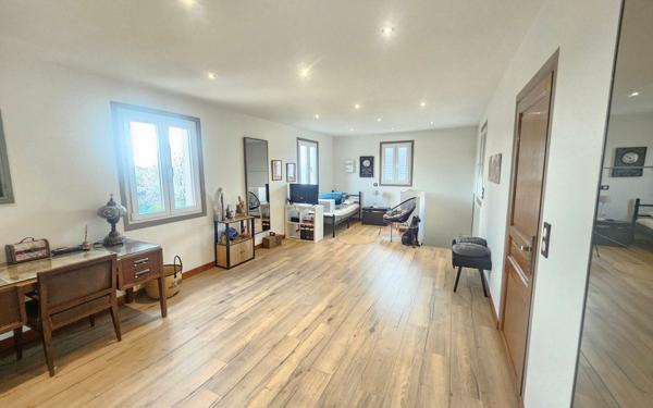 Maison à vendre    4 pièces • 145 m2 Houilles