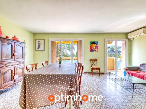 Appartement F3 2 chambres 73 m² avec balcon, Loggia, cave et parking intérieur à vendre à Nîmes (30)
