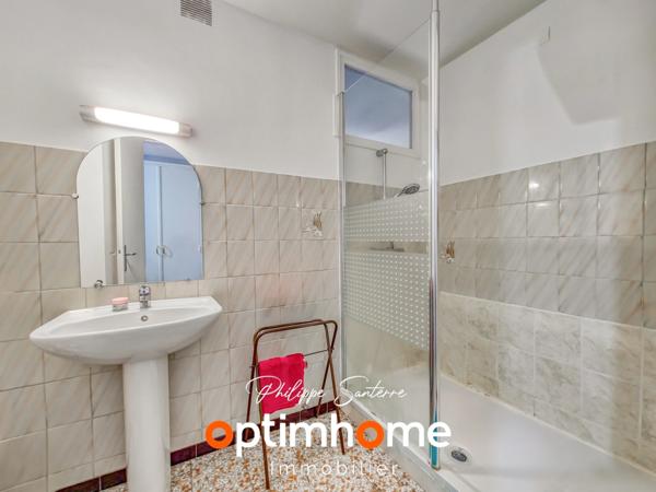 Appartement F3 2 chambres 73 m² avec balcon, Loggia, cave et parking intérieur à vendre à Nîmes (30)