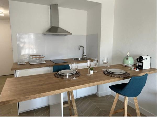 STUDIO refait à neuf de 26m²  -  Piscine - Tennis  - Parking