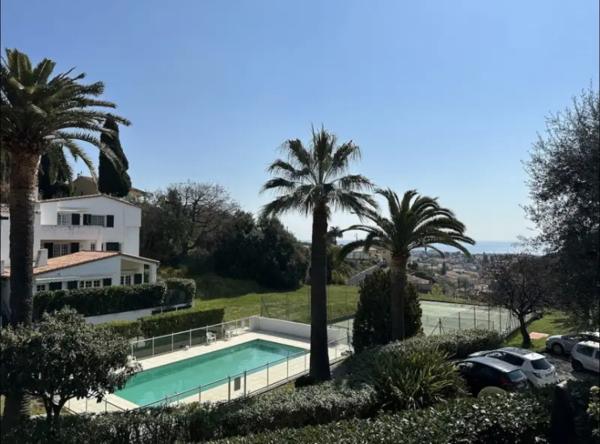 STUDIO refait à neuf de 26m²  -  Piscine - Tennis  - Parking