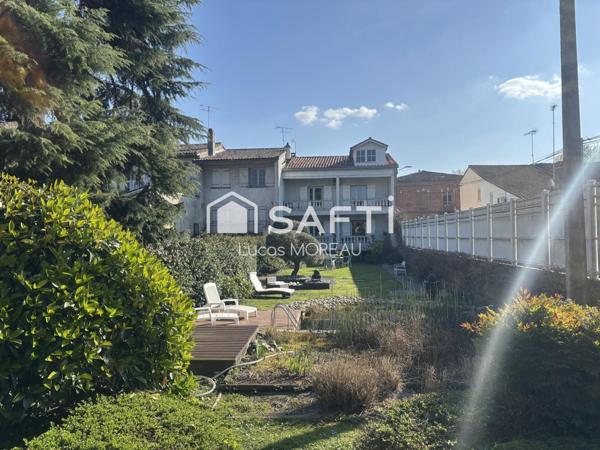 Maison de ville avec jardin et piscine