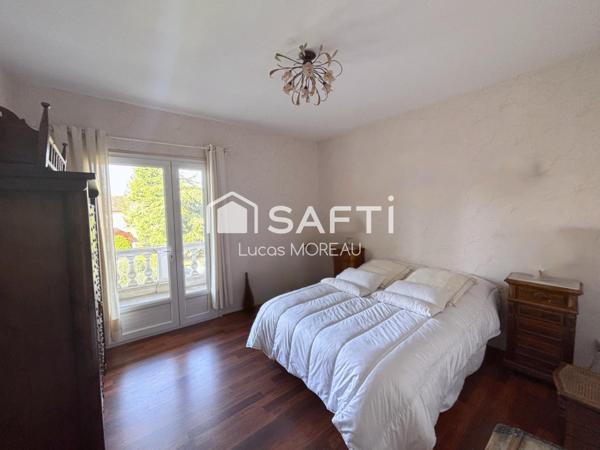 Maison de ville avec jardin et piscine