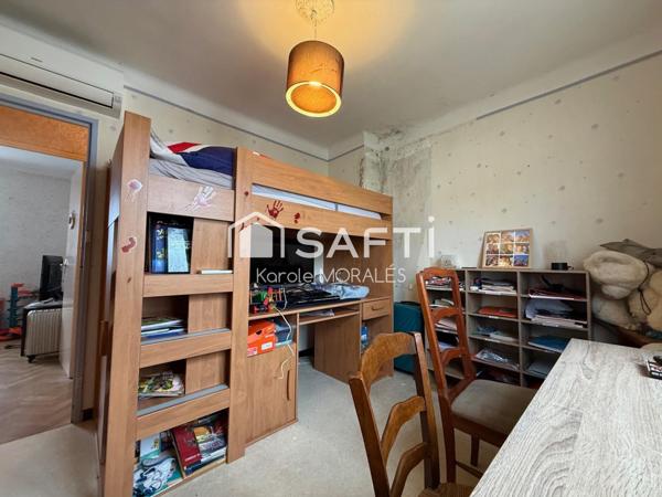 SAINT-CYPRIEN VILLAGE, MAISON T4 AVEC JARDIN ET PLACES DE PARKING