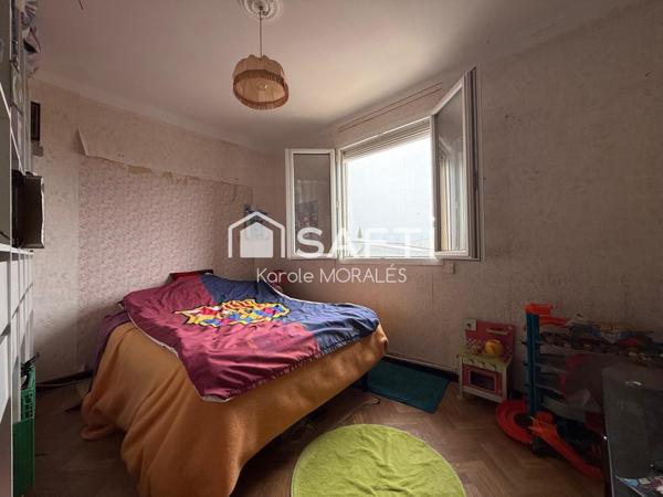 SAINT-CYPRIEN VILLAGE, MAISON T4 AVEC JARDIN ET PLACES DE PARKING