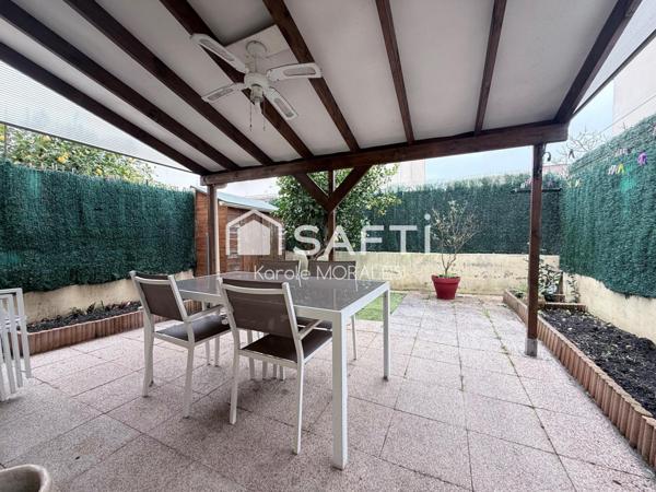 SAINT-CYPRIEN VILLAGE, MAISON T4 AVEC JARDIN ET PLACES DE PARKING