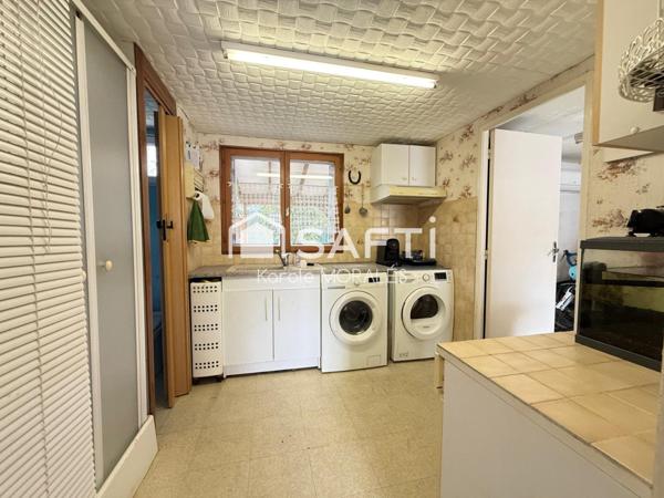 SAINT-CYPRIEN VILLAGE, MAISON T4 AVEC JARDIN ET PLACES DE PARKING