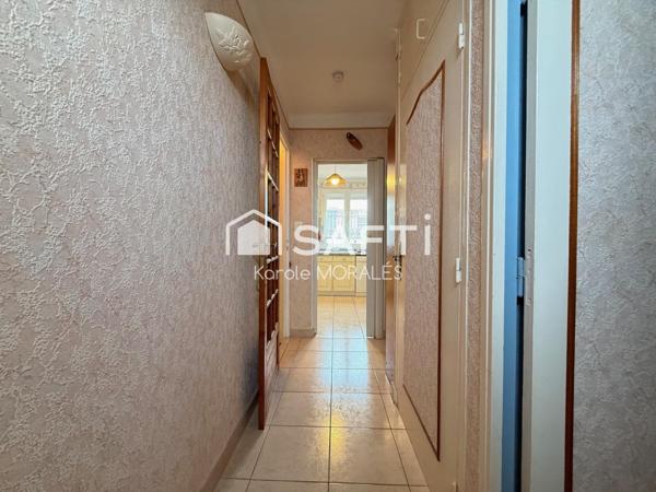 SAINT-CYPRIEN VILLAGE, MAISON T4 AVEC JARDIN ET PLACES DE PARKING