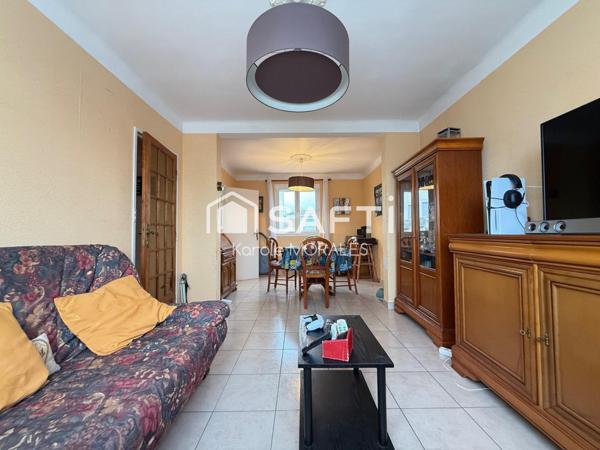 SAINT-CYPRIEN VILLAGE, MAISON T4 AVEC JARDIN ET PLACES DE PARKING