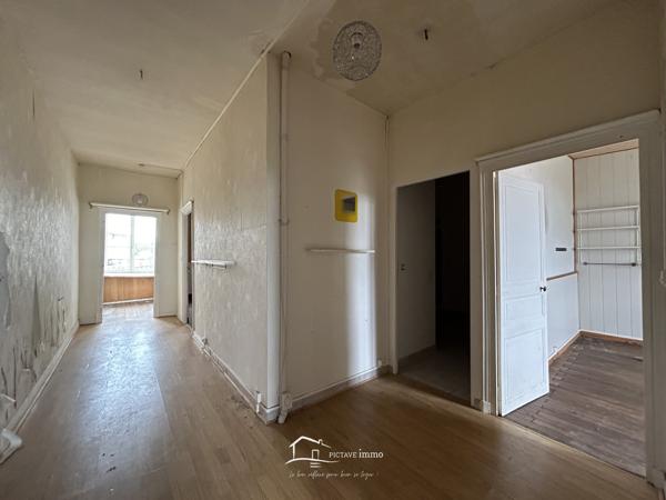 Maison de bourg - 243m2 - Atelier Lusignan (86600)