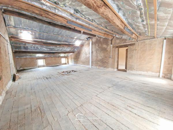 Maison de bourg - 243m2 - Atelier Lusignan (86600)