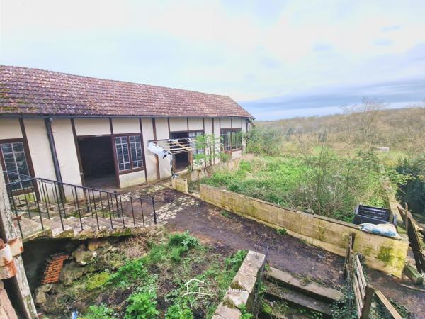 Maison de bourg - 243m2 - Atelier Lusignan (86600)