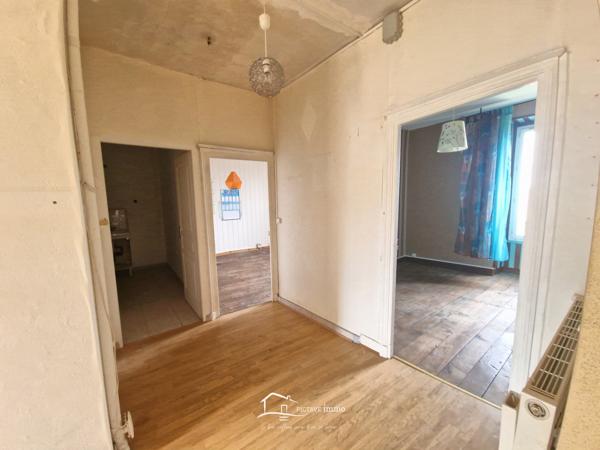 Maison de bourg - 243m2 - Atelier Lusignan (86600)