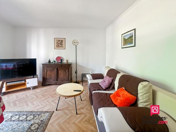 Appartement Proche Gare Avallon 3 pièces avec balcon