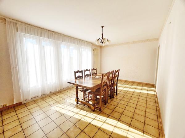 Maison de plain-pied - 80m2- sous sol complet avec garage - située Quartier Québec