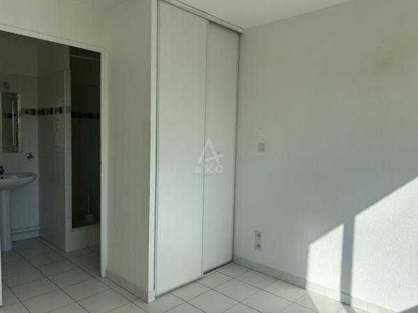 Appartement T2 avec terrasse et garage 13008