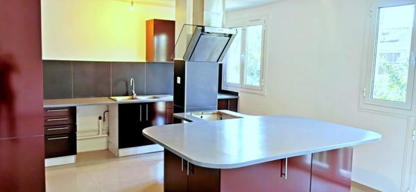 Rouen-Préfecture : Appartement (1er E) rénové 81 m² avec 2 CH, cave et vue sur jardin (poss Gge) ...!