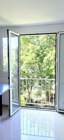 Rouen-Préfecture : Appartement (1er E) rénové 81 m² avec 2 CH, cave et vue sur jardin (poss Gge) ...!