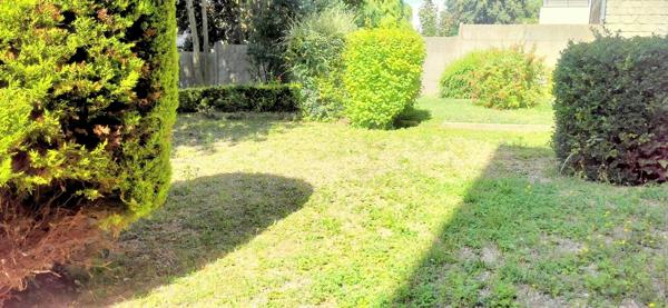 Rouen-Préfecture : Appartement (1er E) rénové 81 m² avec 2 CH, cave et vue sur jardin (poss Gge) ...!