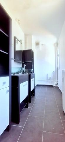Rouen-Préfecture : Appartement (1er E) rénové 81 m² avec 2 CH, cave et vue sur jardin (poss Gge) ...!
