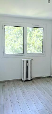 Rouen-Préfecture : Appartement (1er E) rénové 81 m² avec 2 CH, cave et vue sur jardin (poss Gge) ...!