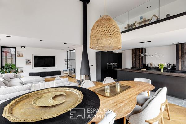 Villa d’architecte contemporaine entre lumière et transparence en plein coeur de ville