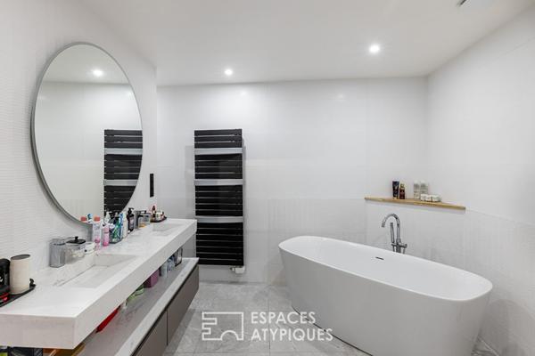 Villa d’architecte contemporaine entre lumière et transparence en plein coeur de ville