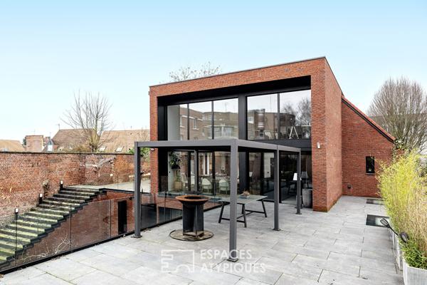 Villa d’architecte contemporaine entre lumière et transparence en plein coeur de ville