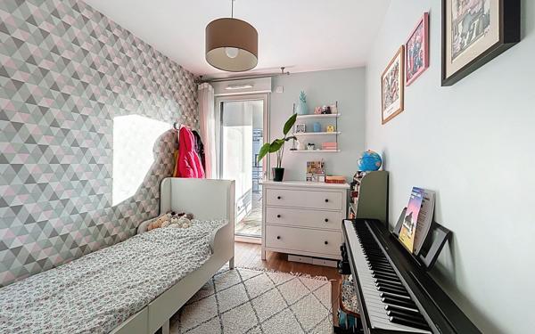 Appartement à vendre    3 pièces • 60 m2 Suresnes