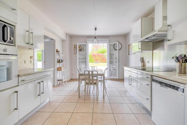 Maison Bailly Romainvilliers 7 pièce(s) 202 m2