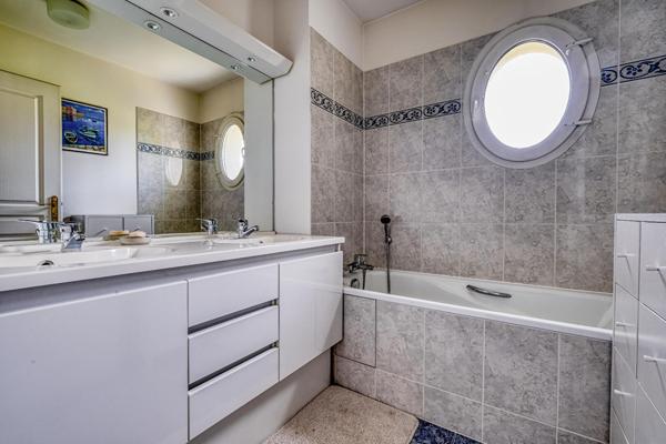 Maison Bailly Romainvilliers 7 pièce(s) 202 m2