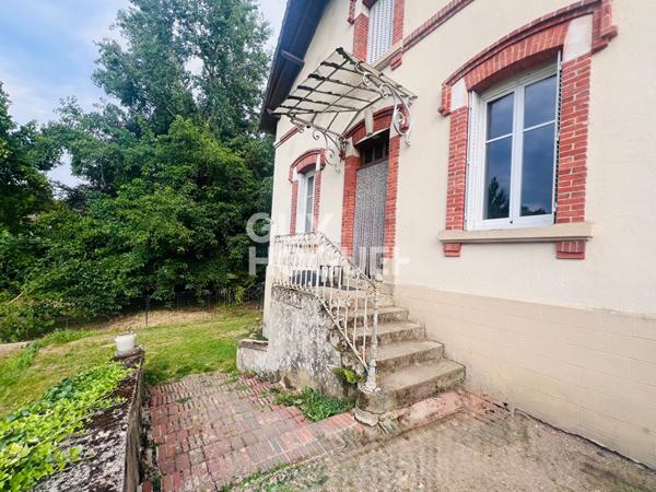 Maison spacieuse à vendre à Toulon-sur-Arroux - 155 000 