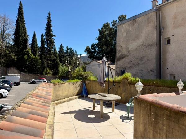 Signes (83870) T2 43m2 avec terrasse village de Signes