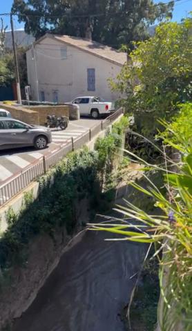 Signes (83870) T2 43m2 avec terrasse village de Signes