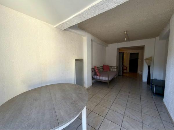 Signes (83870) T2 43m2 avec terrasse village de Signes