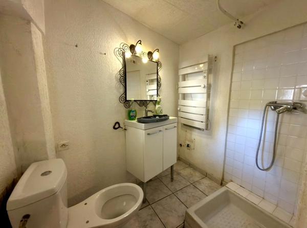 Signes (83870) T2 43m2 avec terrasse village de Signes