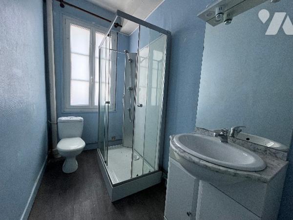 Immeuble mixte commerce et habitation à AUMALE