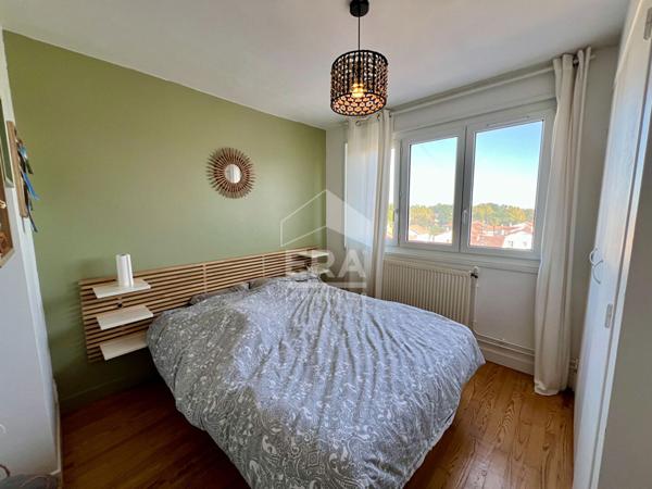 Appartement T4- Balcon et vue Pyrénées